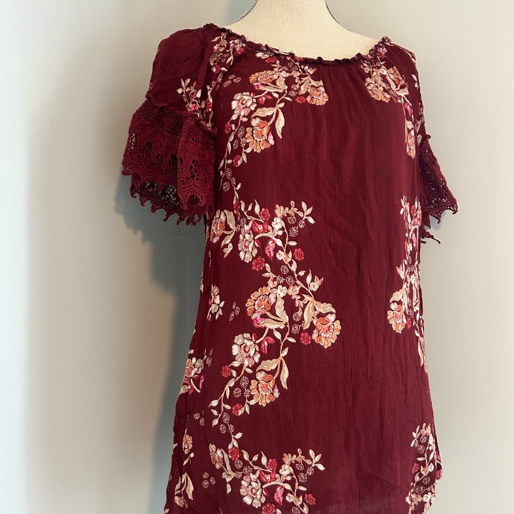 Floral Burgundy Lace Sleeve Top